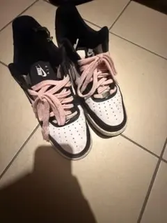 NIKE AIR FORCE 1 ブラック ホワイト ピンク