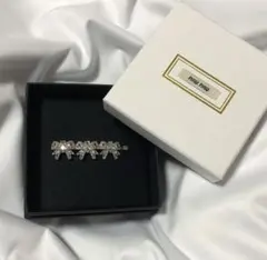 海外限定　miumiu リボンクリスタルビジュー ヘアクリップのサムネイル
