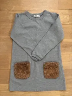 グレーのファーポケット付きワンピース