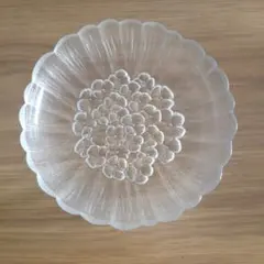 花模様のガラス皿 2枚セット