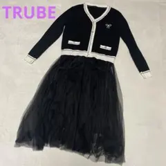☆ TRUBE. 黒のニットとレースのワンピース　￼
