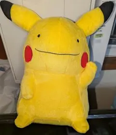 ポケモン ピカチュウに変身！？メタモン　ぬいぐるみ ポケモンセンター Amazon.co.jp: ポケモンセンターオリジナル マスコット