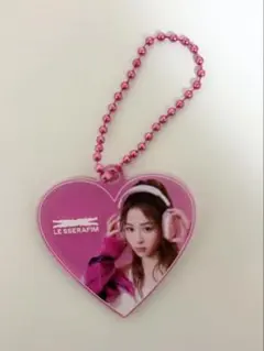 LE SSERAFIM HUN YUNJIN ハート型キーホルダー
