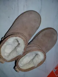 ベージュ スエード ブーツ