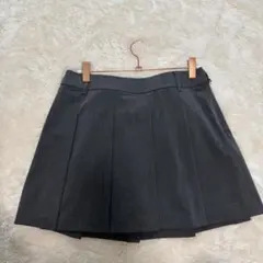 【未使用】UNIQLOグレー プリーツスカート キュロットのサムネイル