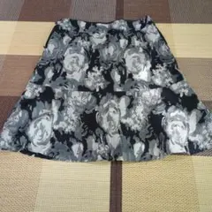 PINORE 花柄フレアスカート サイズ40