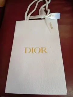 Dior ギフト袋 ホワイトサイズ22ｃｍ✕14.5cm