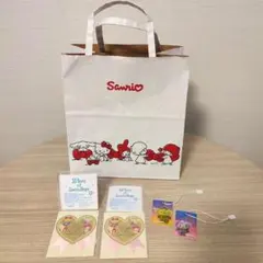 サンリオ ショップ袋 紙袋 55周年記念ステッカー2枚等おまけ付きのサムネイル