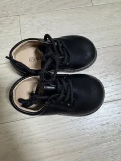 黒いフォーマルシューズ 子供用