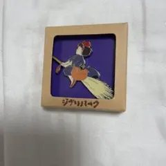 ジブリパーク　限定　魔女の宅急便　キキ　ピンバッジ