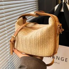売切れ御免‼️ベルトハンドル ストローバッグ ポシェット 韓国 新品 お洒落