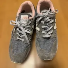 New Balance 520 グレー/ピンク スニーカー22センチ