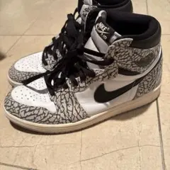 Nike Air Jordan 1 High White Cementのサムネイル
