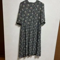 昭和レトロ　花柄プリーツワンピース 半袖 ダークブルー