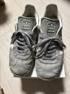 adidas GAZELLE グレー スニーカー