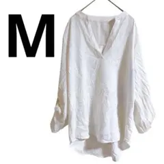 ✨お値下げ歓迎✨ホワイト Vネック 長袖シャツ　【M】