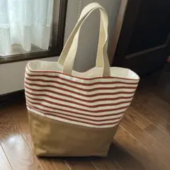ストライプニットと合皮のトートバッグ