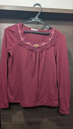 訳あり axes femme ビジュー装飾付カットソー レッド レース