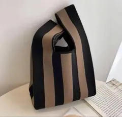 新品・未使用　ニットバッグ　マルシェバッグ　サブバッグ黒とベージュストライプ