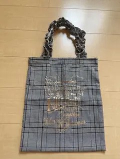 NICE CLAUP グレー チェック柄 フリル トートバッグのサムネイル