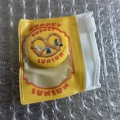 パペットスンスン　キャンディストア　スライドポーチ付き缶バッジ①