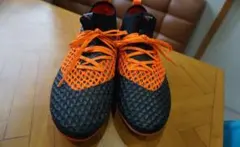 プーマブラック×ショッキングオレンジサッカースパイク　26cm