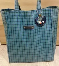 ファミリアチェック柄トートバッグ大　チャーム付き