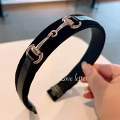 新品未使用】CELINE トリオンフ カチューシャ ブラック - メルカリ