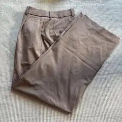 UNIQLO カーキ スラックス Mサイズ