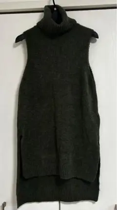 Bershka ノースリーブロングニット　ハイネック　グリーン　カーキ