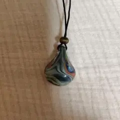 ガラス玉ドロップ型ペンダント①