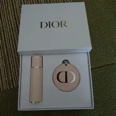 Dior 香水ボトルとミラー付きキーホルダーセット