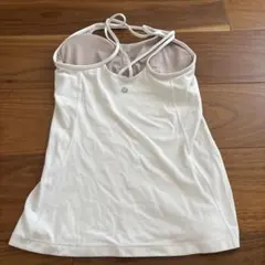 Lululemon ホワイト タンクトップ ストラップ付き　サイズ4のサムネイル