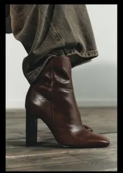 ブラウンレザーアンクルブーツ 高ヒール