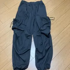 ブラックカーゴパンツ サイドポケット付き