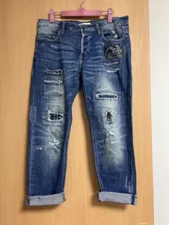 ダメージジーンズ