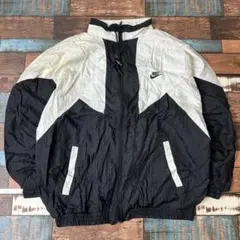 ビンテージ　古着　NIKE ナイキUSA 刺繍スウッシュロゴ　ナイロンジャケット