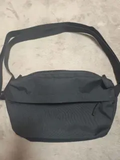 無印良品　背面ポケット付き　撥水ショルダーバッグ　黒