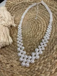 ホワイトプラスチックパールネックレス