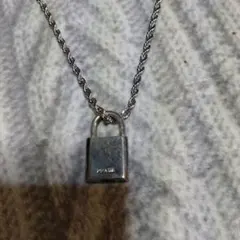 シルバー ロック型ペンダント ネックレス