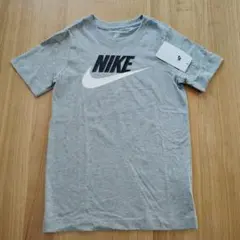 新品，タグ付き NIKE ナイキ 半袖Tシャツ グレー 140cm 綿100%のサムネイル