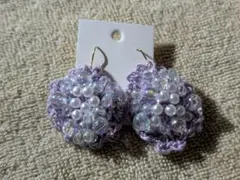 ハンドメイド 薄紫ビーズ ピアス｜花形｜新品未使用