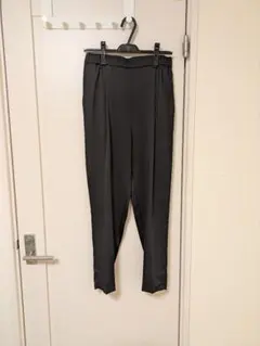 ☆新品☆Aga黒スラックス ゴムウエスト スリット入り