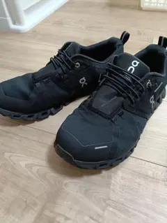 on cloud スニーカー