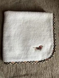 【新品】DAKS 犬の刺繍 ハンドタオル チェック柄の縁　ホワイト 日本製のサムネイル
