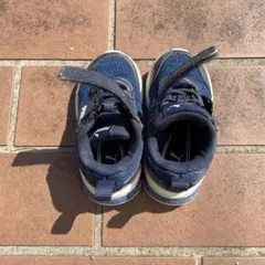 PUMA ネイビー スニーカー