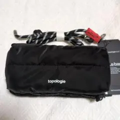 新品　 Topologie ボトルサコッシュ パファー　ブラック　ショルダー
