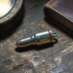 ヴィンテージ風 弾丸型 ペンダントトップ ギミック