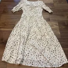 花柄マキシドレス パフスリーブ　綺麗め　上品