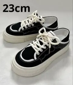 カジュアルキャンバススニーカー